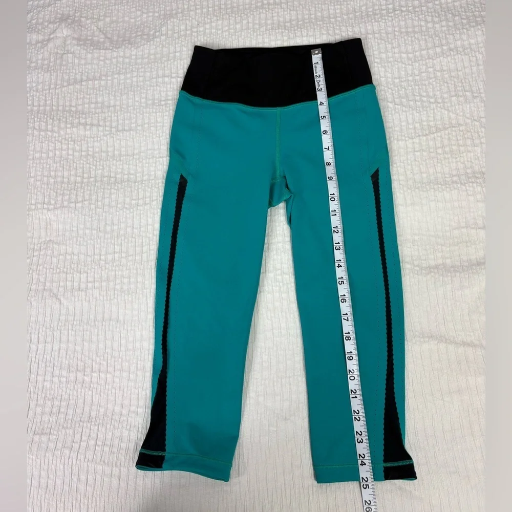 lululemon athletica Turquoise and Black Capris